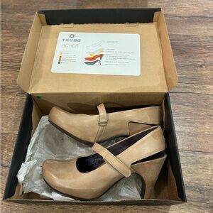 Tsubo Acrea Leather Heels. Brand new with original packaging.